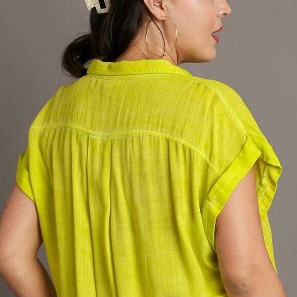 Umgee Plus Size Lime Washed Button Up Short Sleeve Top with Frayed Hemline NWT - Picture 3 of 4